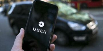 Sin el aval municipal, desde este lunes Uber estará disponible en Córdoba