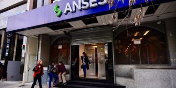 El Gobierno vuelve a tomar dinero de la Anses para financiarse