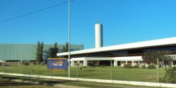 Arcor adelanta vacaciones por la fuerte caída del consumo