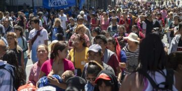 Anses le cobra casi 55% de interés anual a titulares de AUH por créditos