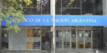 En Córdoba, algunos bancos atenderán hasta las 15:30