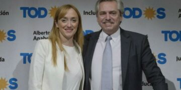 Fernández llega a Mendoza para acompañar a Sagasti