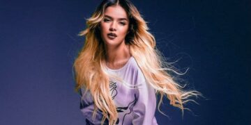 Karol G interpretará la canción del film Los Locos Addams