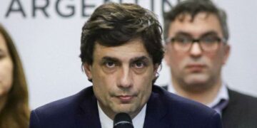 Lacunza y Sandleris intentarán un acercamiento con el Fondo