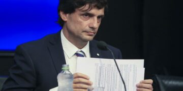 «Los bancos tienen los dólares que hacen falta para los ahorristas»