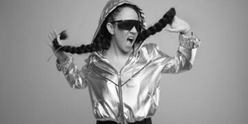 GRL PWR dice presente