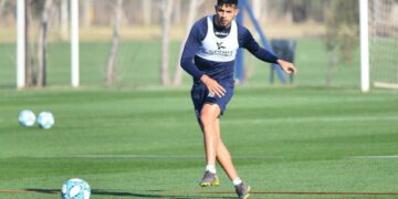 Afuera siempre se complica