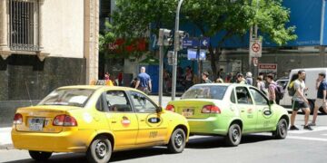 Piden que sean públicos los datos de los titulares de chapas de taxis