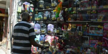 Las ventas minoristas suman 18 meses de retracción consecutiva