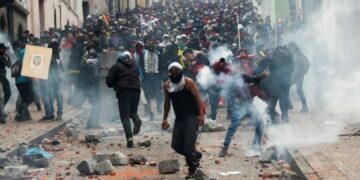 Arde Ecuador al calor de las protestas indígenas