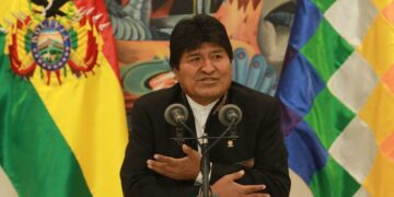 Evo se proclama ganador y denuncia que hay un golpe en marcha