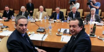 La UIA le presentó su plan productivo a Sica y Pichetto
