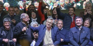 Junto a Fernández, la CTA aprobó su retorno a la CGT
