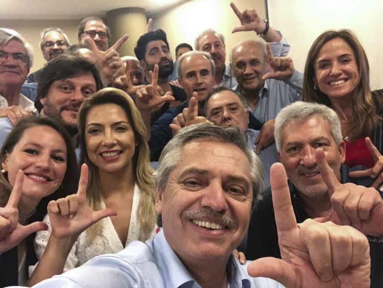El Frente de Todos se impone en primera vuelta El Frente de Todos se impone en primera vuelta