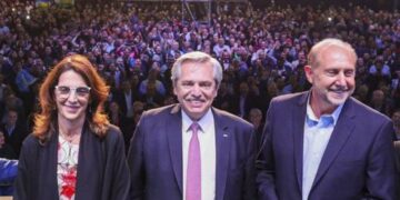 Los candidatos continuaron el debate en redes y actos de campaña