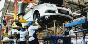 El diario El País reflejó la crisis de la industria automotriz local