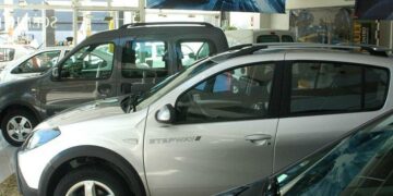 Dos detenidos, un prófugo y 12 imputados por estafas en la venta de autos 0KM