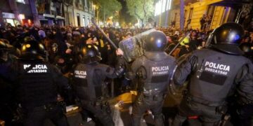 Más incidentes en Barcelona y la alcaldesa hizo un llamado al diálogo