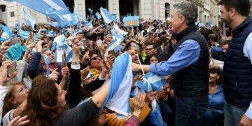 Macri vuelve el miércoles con su gira de campaña