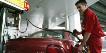 Aumentan 5% las naftas y el gasoil desde la medianoche