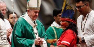 Teólogos piden la ordenación de mujeres y hombres casados en  el Sínodo de la Amazonia
