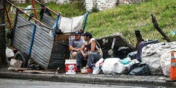 Casi cuatro millones de personas cayeron en la pobreza en la primera mitad de 2019