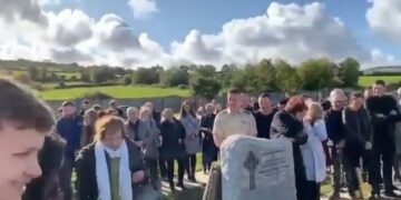Grabó un gracioso mensaje para su funeral: “¡Déjenme salir!”