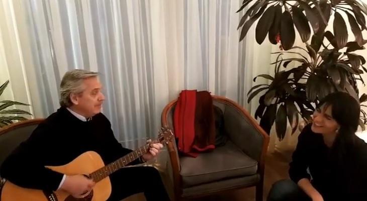 De la Sota cantó “Solo se trata de vivir” junto a Fernández