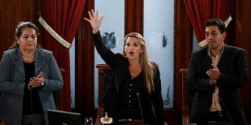 Añez se autoproclamó presidenta de Bolivia