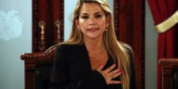 Con la llegada de la ONU, Áñez se abre al diálogo