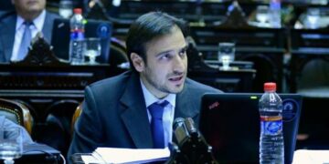 Radicales divididos tras el golpe en Bolivia