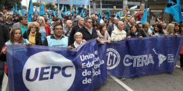 Paritarias 2019: la UEPC quiere recuperar la cláusula gatillo