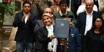 Áñez promulgó el llamado a nuevas elecciones en Bolivia