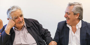 Fernández recibió un llamado de Trump y participó de una charla con Mujica