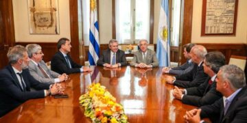 Fernández dijo que ofrecerá asilo político a Morales