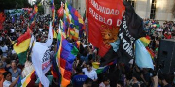 Masivo repudio al golpe en Bolivia