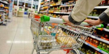 La ley de góndolas abre un  conflicto con supermercadistas
