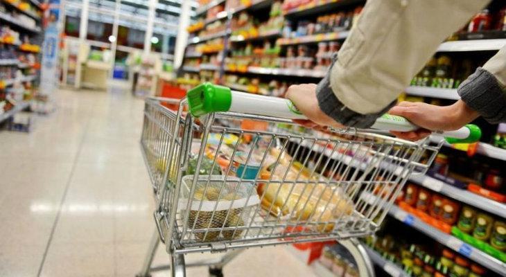 La ley de góndolas abre un conflicto con supermercadistas