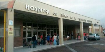 Un niño de 4 años está grave tras caer desde un balcón