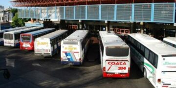 Aoita amenaza con una huelga en los interurbanos