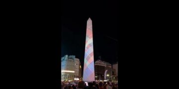 Le Parc iluminó el Obelisco y maravilló a los asistentes de La Noche de los Museos
