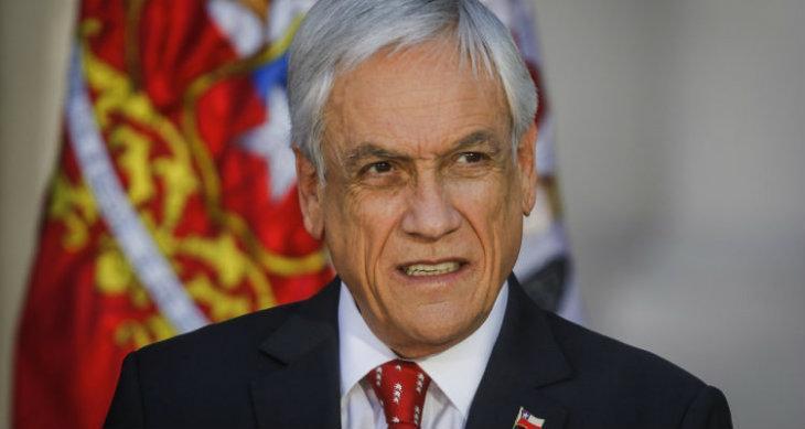 Cada vez más solo, Piñera no logra contener la crisis