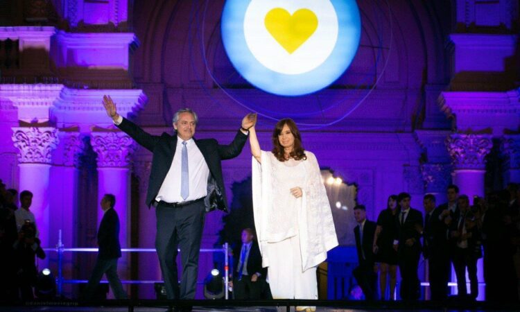 Comenzaron los saludos de Año Nuevo desde el Gobierno