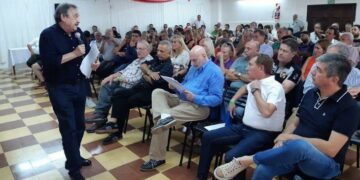 Radicales llaman a construir un partido progresista y alejado del macrismo