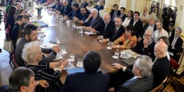 Prevén entregar antes de marzo el 80% de las tarjetas