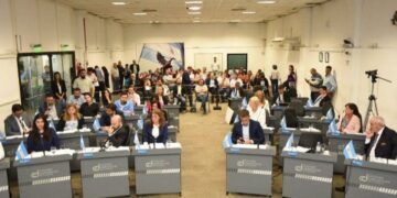 El Consejo aprobó el traspaso del agua al municipio y liquida la Crese