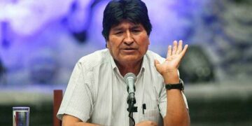Evo Morales viajó a Cuba y afirman que planea instalarse en Argentina