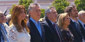 Macri y Fernández participaron junto a sus parejas de la misa en Luján
