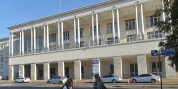 Las transferencias de la Nación a las provincias se desplomaron