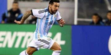 Lavezzi anunció su retiro